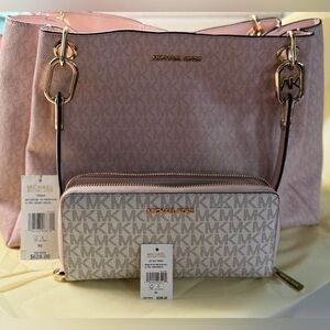 MK Trisha Dark Powder Blush Pink large TRPL Gusset shoulder with Matching Wallet